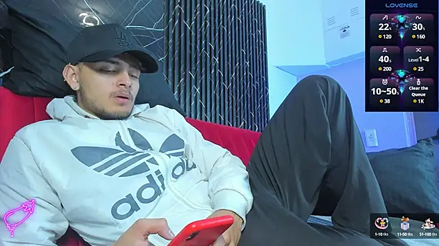 Snapshot of king_apolo chatting on January 5, 1:13 am king apolo online show from January 5, 1:13 am