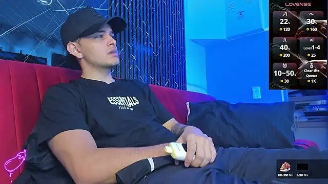 Snapshot of king_apolo chatting on January 22, 3:07 pm king apolo online show from January 22, 3:07 pm