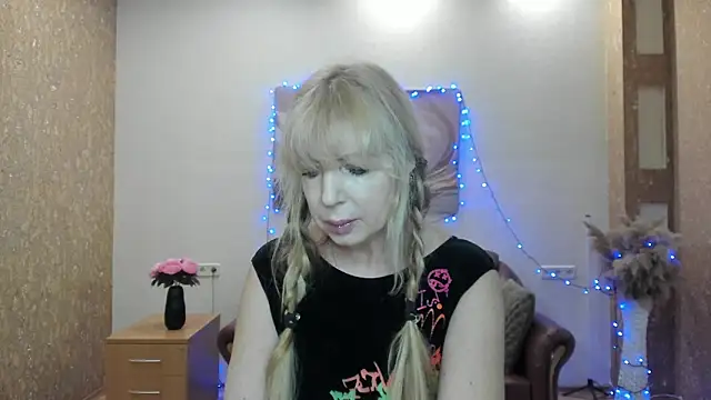 Snapshot of Anna_Diax chatting on February 4, 12:44 pm Anna Diax online show from February 4, 12:44 pm