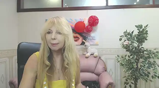 Snapshot of Anna_Diax chatting on February 19, 4:00 pm Anna Diax online show from February 19, 4:00 pm