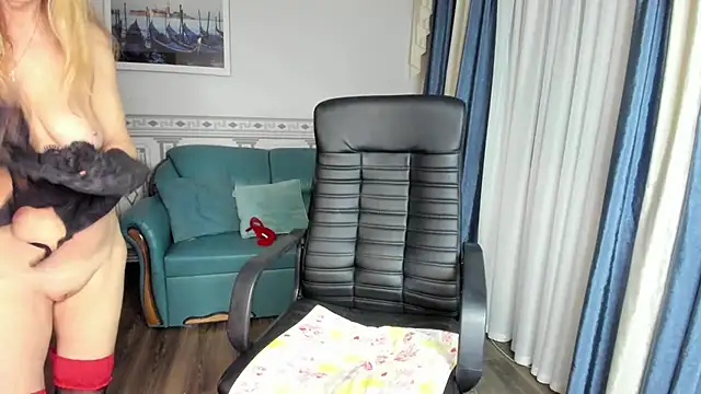 Snapshot of Anna_Diax chatting on March 13, 4:12 pm Anna Diax online show from March 13, 4:12 pm