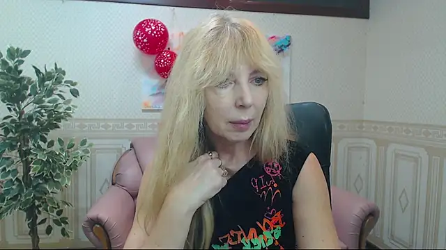 Snapshot of Anna_Diax chatting on February 14, 1:18 pm Anna Diax online show from February 14, 1:18 pm