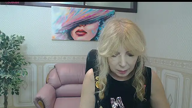 Snapshot of Anna_Diax chatting on March 17, 1:08 pm Anna Diax online show from March 17, 1:08 pm