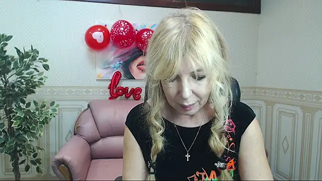 Snapshot of Anna_Diax chatting on February 12, 1:16 pm Anna Diax online show from February 12, 1:16 pm