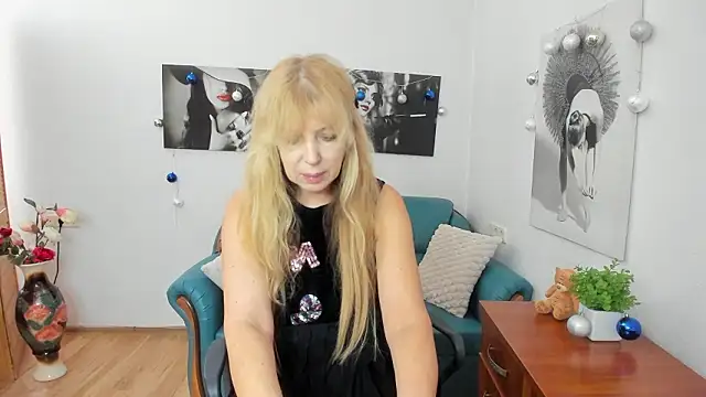 Snapshot of Anna_Diax chatting on February 1, 12:47 pm Anna Diax online show from February 1, 12:47 pm