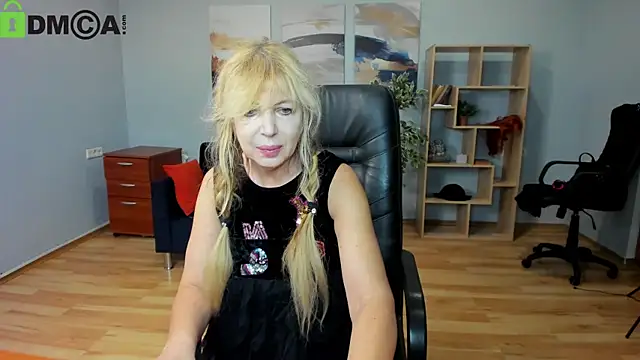 Snapshot of Anna_Diax chatting on November 11, 3:07 pm Anna Diax online show from November 11, 3:07 pm