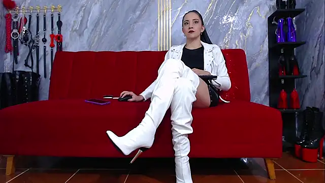 KatyMore  online show from April 18, 3:14 pm