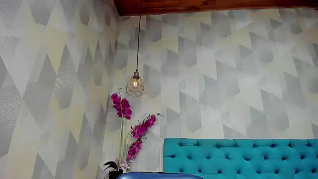 AnnieSoul online show from November 5, 6:11 pm