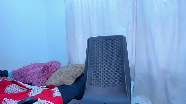 cristinamontiel online show from March 29, 2:19 pm