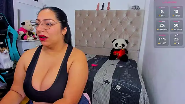 Snapshot of lulu_ferrer chatting on December 1, 2:29 pm lulu ferrer online show from December 1, 2:29 pm