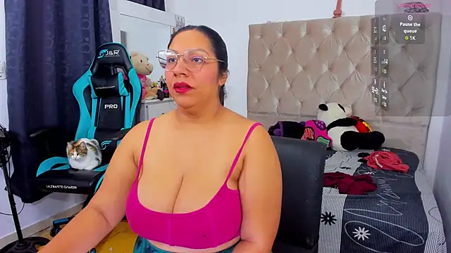 Snapshot of lulu_ferrer chatting on November 21, 1:10 pm lulu ferrer online show from November 21, 1:10 pm