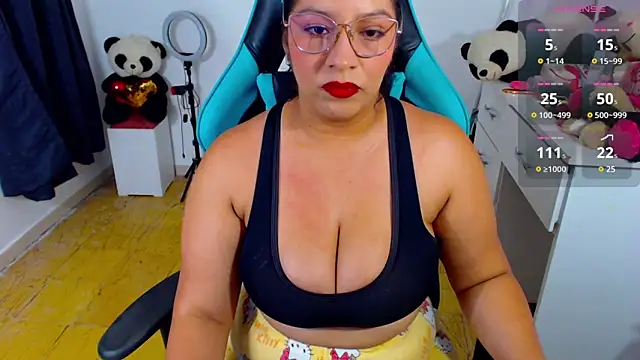 Snapshot of lulu_ferrer chatting on February 26, 3:35 am lulu ferrer online show from February 26, 3:35 am