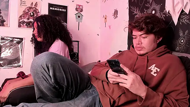 hothoneychile online show from February 16, 2:32 am