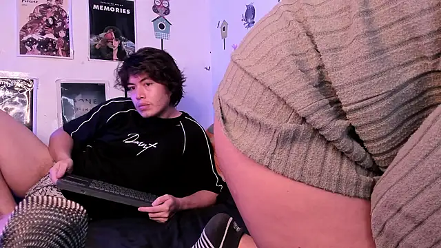 hothoneychile online show from March 25, 3:06 am