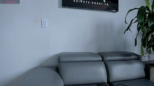 Snapshot of RoxyRoss_ chatting on September 20, 2:00 pm RoxyRoss online show from September 20, 2:00 pm