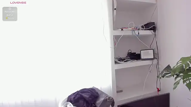 Snapshot of RoxyRoss_ chatting on September 26, 2:24 pm RoxyRoss online show from September 26, 2:24 pm