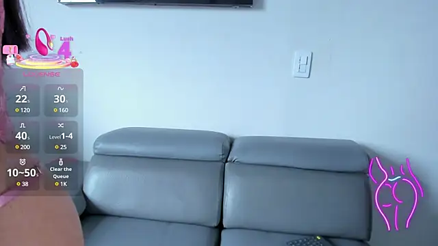 Snapshot of RoxyRoss_ chatting on February 24, 1:42 pm RoxyRoss online show from February 24, 1:42 pm