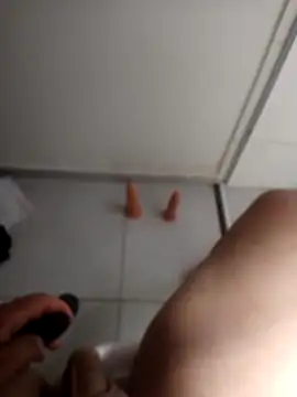 jhondivulga18 online show from April 15, 4:00 pm