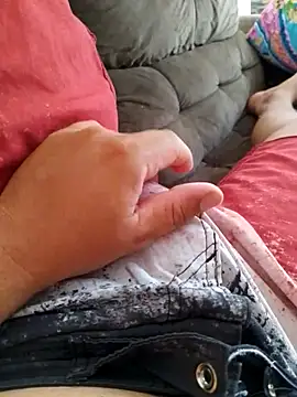 jhondivulga18 online show from April 8, 10:17 am