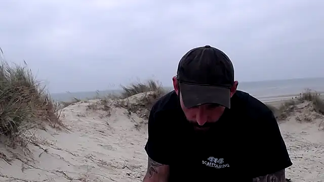 Snapshot of AnodicDemotic chatting on October 12, 9:32 am AnodicDemotic online show from October 12, 9:32 am