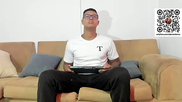 Darren hot2 online show from February 7, 6:24 pm