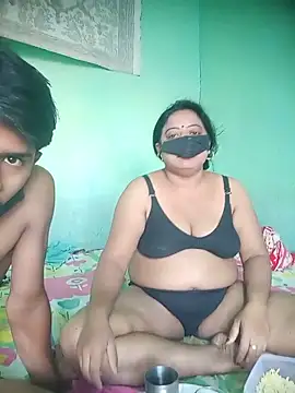 Group Of Lust online show from May 18, 2:23 am