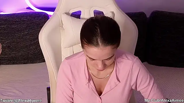 AlexaAimee online show from March 7, 3:46 am