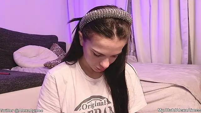 Snapshot of AlexaAimee chatting on March 19, 4:25 am AlexaAimee online show from March 19, 4:25 am