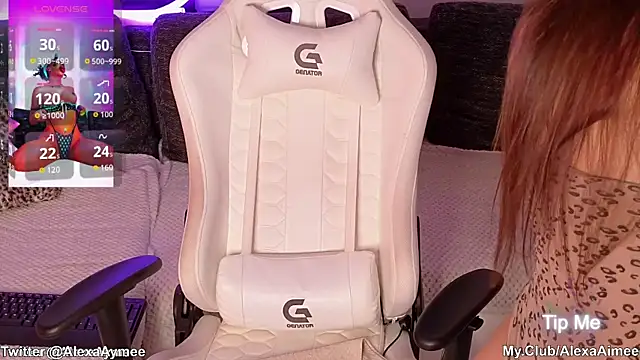 AlexaAimee online show from March 26, 1:20 pm