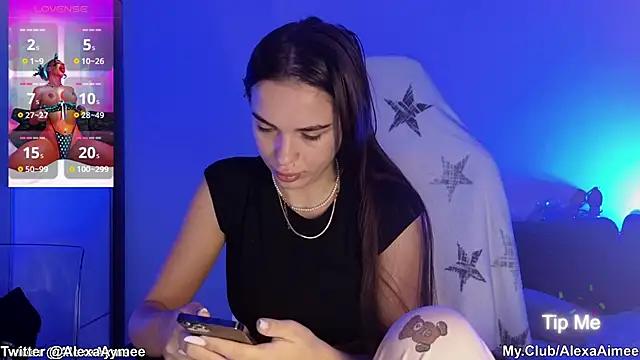 Snapshot of AlexaAimee chatting on November 12, 12:48 am AlexaAimee online show from November 12, 12:48 am