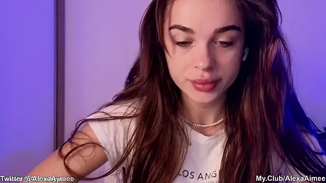 Snapshot of AlexaAimee chatting on November 7, 10:35 pm AlexaAimee online show from November 7, 10:35 pm