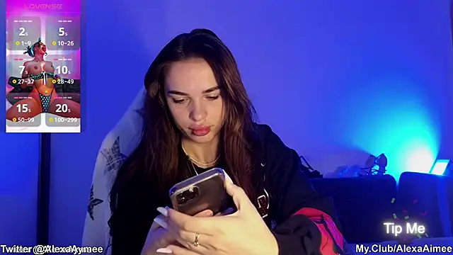 Snapshot of AlexaAimee chatting on November 13, 2:26 am AlexaAimee online show from November 13, 2:26 am