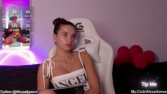 AlexaAimee online show from April 15, 8:31 am