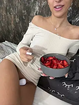 iamKylaBaby online show from February 9, 5:01 pm