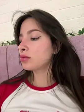 Snapshot of annaharper- chatting on December 20, 7:22 am annaharper- online show from December 20, 7:22 am