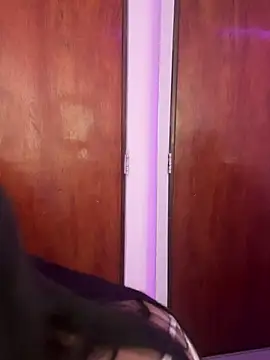 Snapshot of annaharper- chatting on March 18, 4:18 am annaharper- online show from March 18, 4:18 am