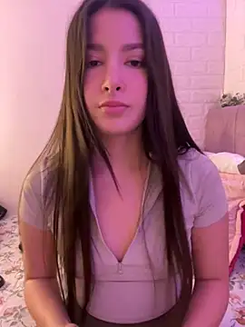 Snapshot of annaharper- chatting on October 18, 12:12 am annaharper- online show from October 18, 12:12 am