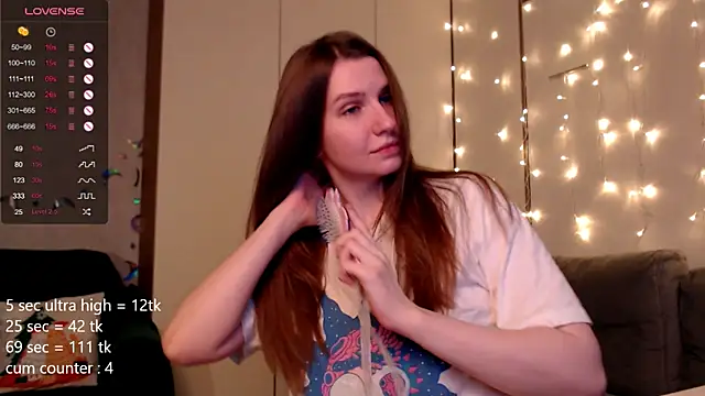 Snapshot of your_jane chatting on December 3, 11:25 pm your jane online show from December 3, 11:25 pm