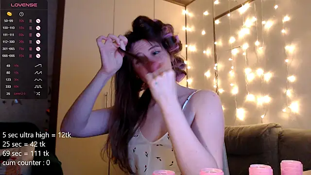 Snapshot of your_jane chatting on December 2, 11:50 pm your jane online show from December 2, 11:50 pm