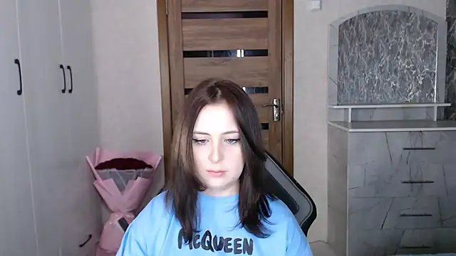 Kristy-Max online show from November 7, 8:35 pm