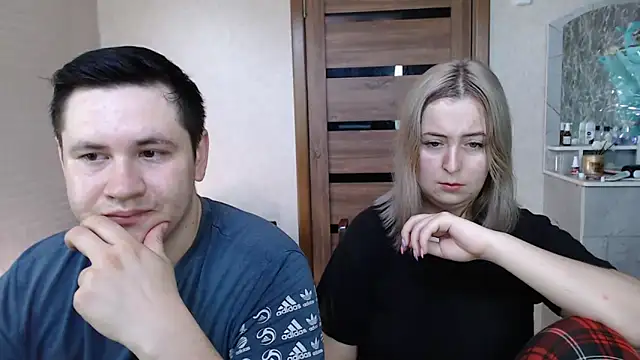 Snapshot of Kristy-Max chatting on March 18, 5:12 am Kristy-Max online show from March 18, 5:12 am