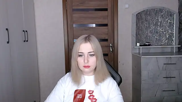 Kristy-Max online show from January 13, 7:51 pm