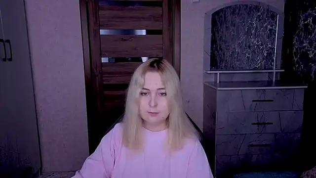 Kristy-Max online show from April 21, 7:31 pm