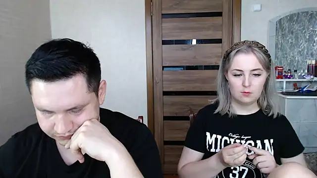 Snapshot of Kristy-Max chatting on February 24, 6:16 am Kristy-Max online show from February 24, 6:16 am