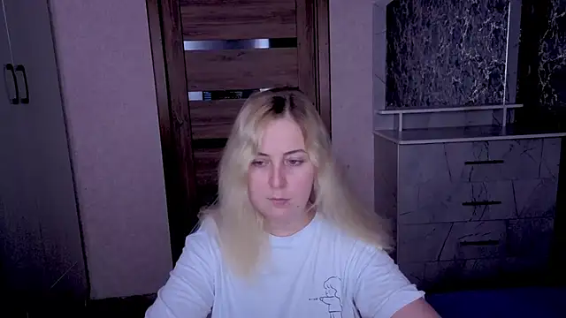 Kristy-Max online show from May 30, 7:08 pm
