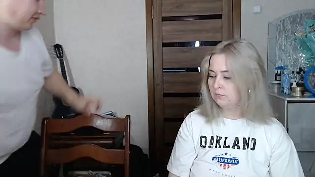 Snapshot of Kristy-Max chatting on March 17, 7:46 am Kristy-Max online show from March 17, 7:46 am