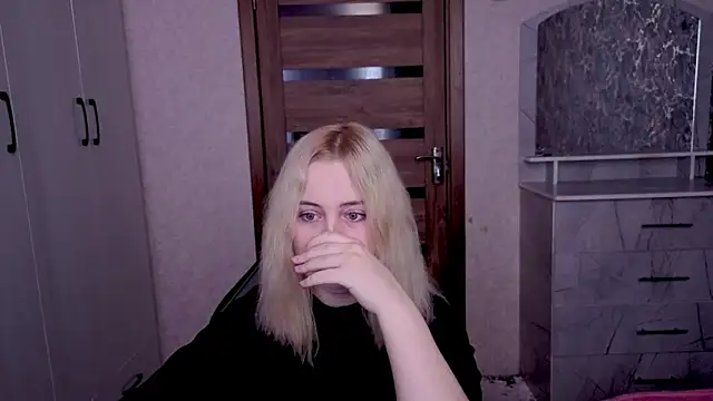 Kristy-Max online show from March 17, 5:32 am