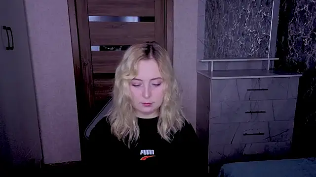 Kristy-Max online show from May 19, 9:11 pm