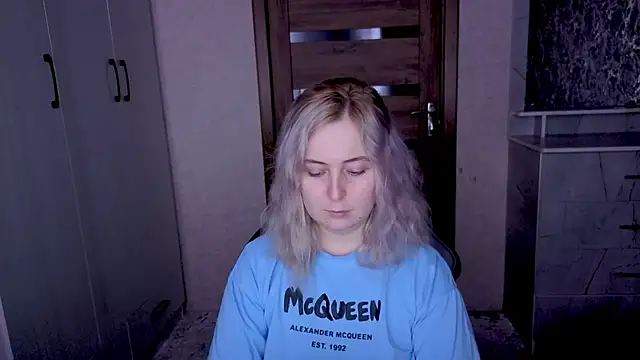 Kristy-Max online show from March 21, 8:57 pm