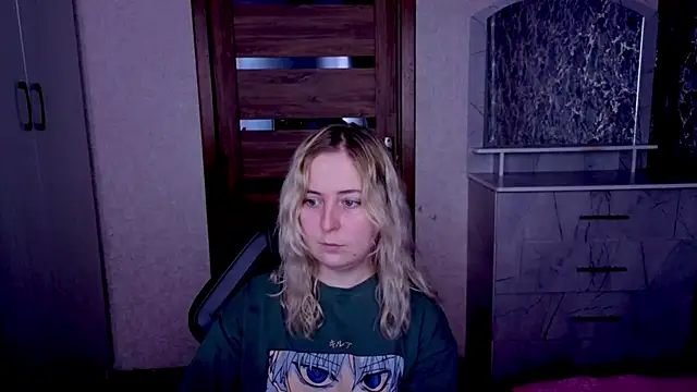 Kristy-Max online show from June 8, 8:42 pm